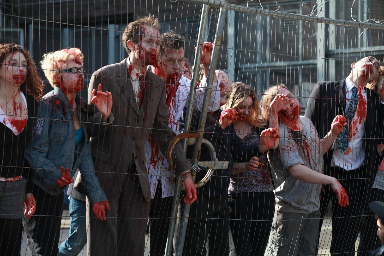 دانلود فیلم Cockneys vs Zombies 2012