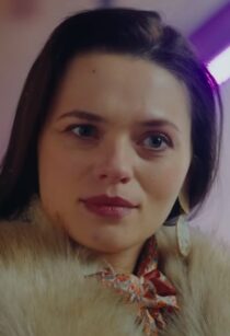 دانلود فیلم کوتاه Rich Girl Buys Homeless Man 2023388207-2080908735