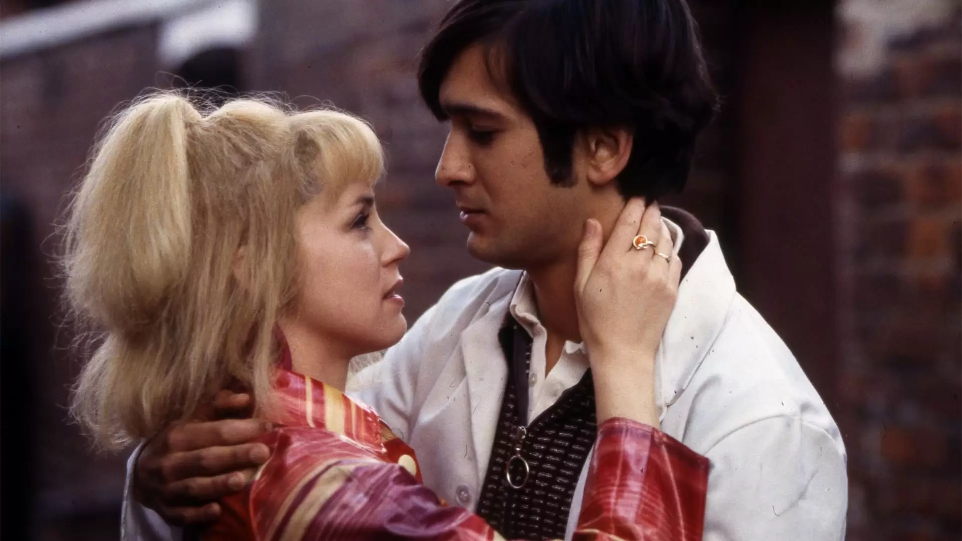 دانلود فیلم East Is East 1999