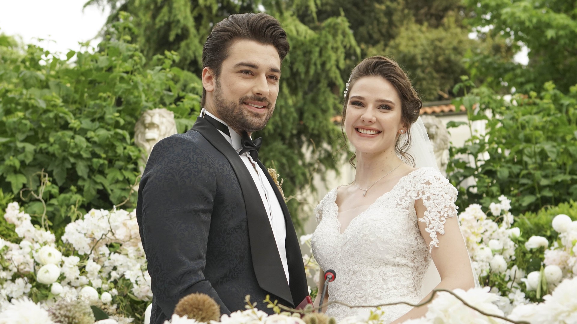 دانلود سریال Elimi Birakma